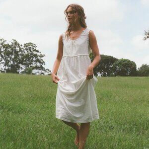 Oakmeadow Elodie Dress in French Lace